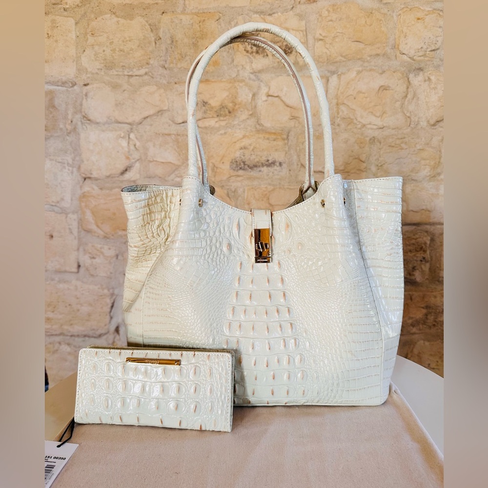 Elegant Cream Crocodile-Embossed Tote and Wallet Set